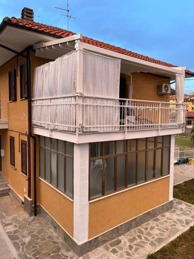 Il Gattino Di Porto - Apt 6 - Monolocale Terrazzo Piscina 因佩里亚 外观 照片