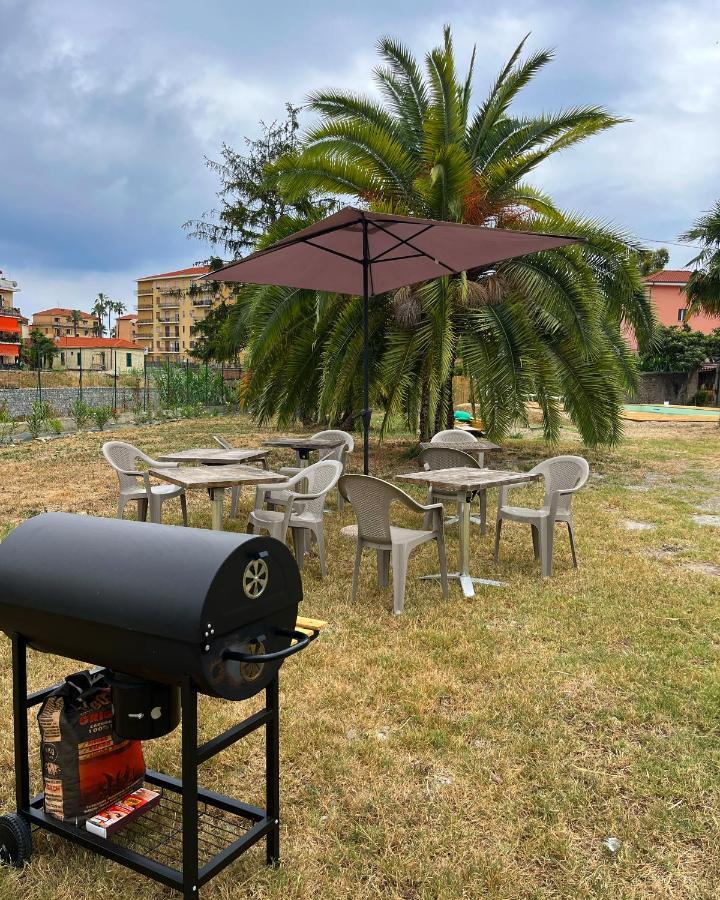 Il Gattino Di Porto - Apt 6 - Monolocale Terrazzo Piscina 因佩里亚 外观 照片