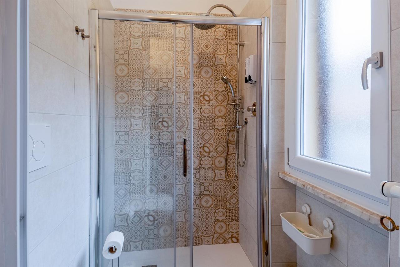 Il Gattino Di Porto - Apt 6 - Monolocale Terrazzo Piscina 因佩里亚 外观 照片