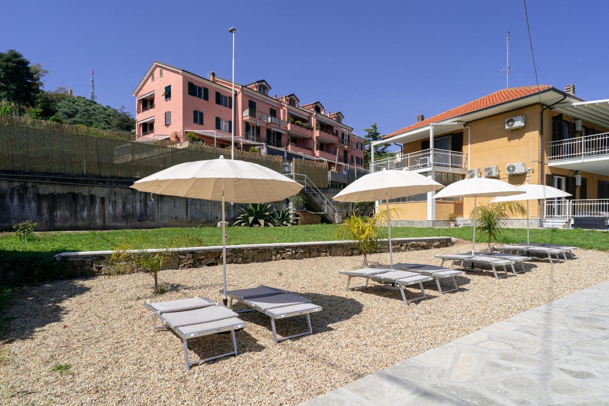Il Gattino Di Porto - Apt 6 - Monolocale Terrazzo Piscina 因佩里亚 外观 照片